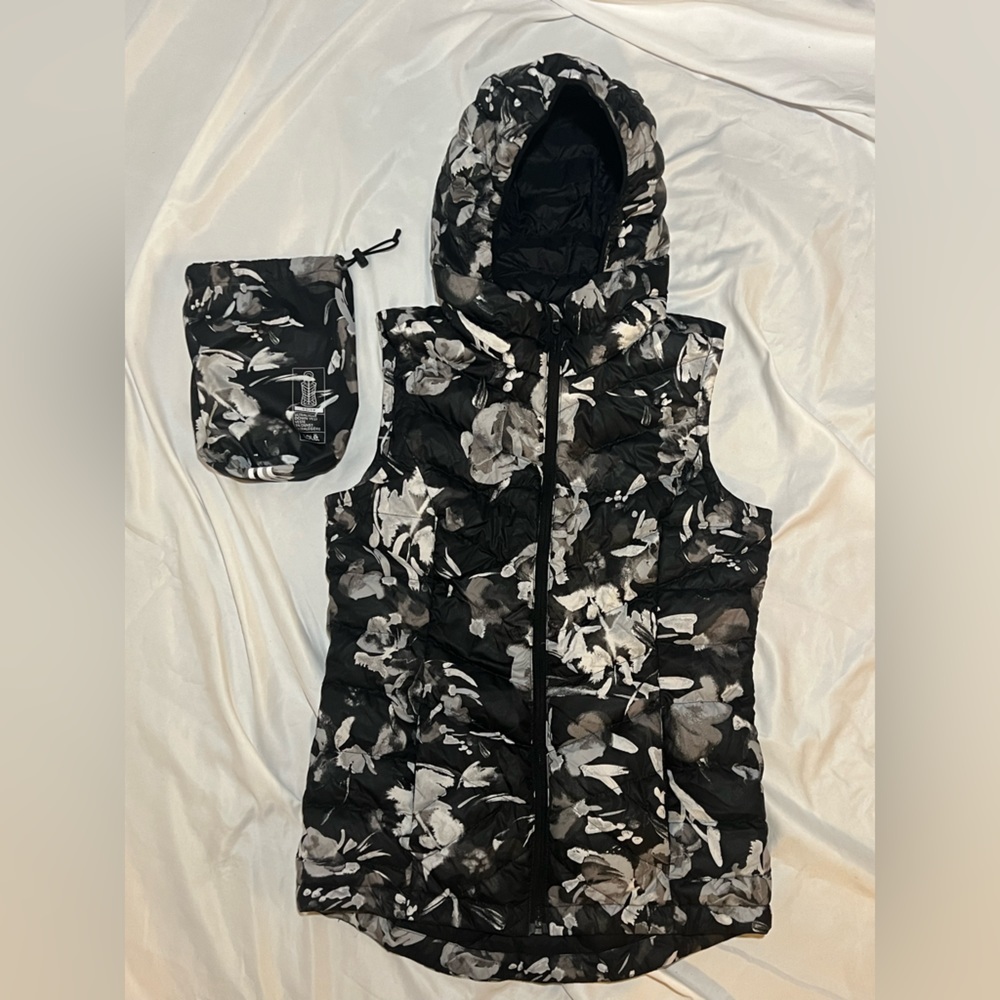 Lole Black Winter Bloom Hooded Down Vest | XS